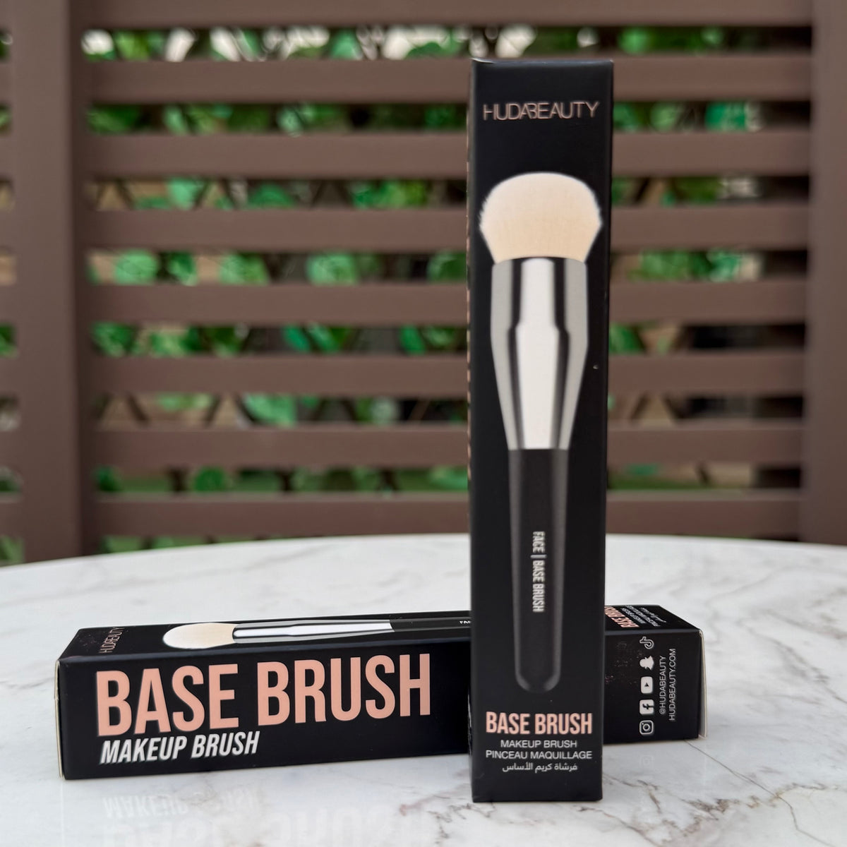 Huda Beauty Easy Blur Mini Base Brush