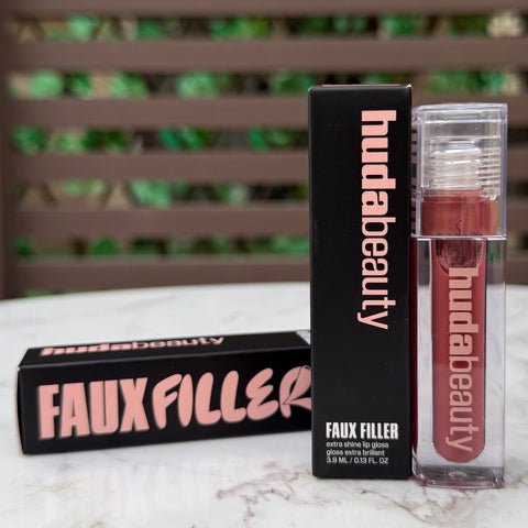 Huda Beauty FAUX FILLER Extra Shine Lip Gloss - Bombshell