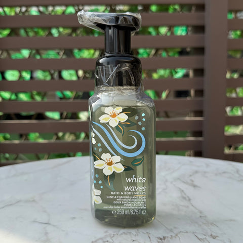 Bath & Body Works White Waves Gentle Foaming Hand Soap