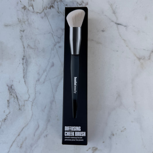 Huda Beauty Cheek Diffusing Brush