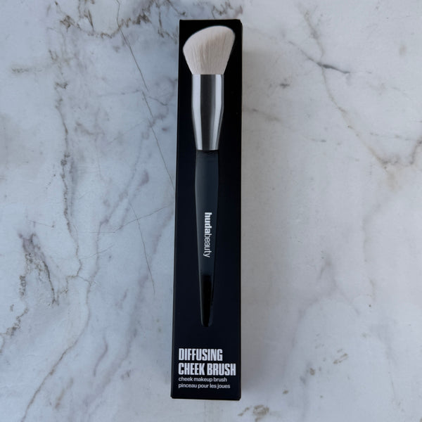 Huda Beauty Cheek Diffusing Brush