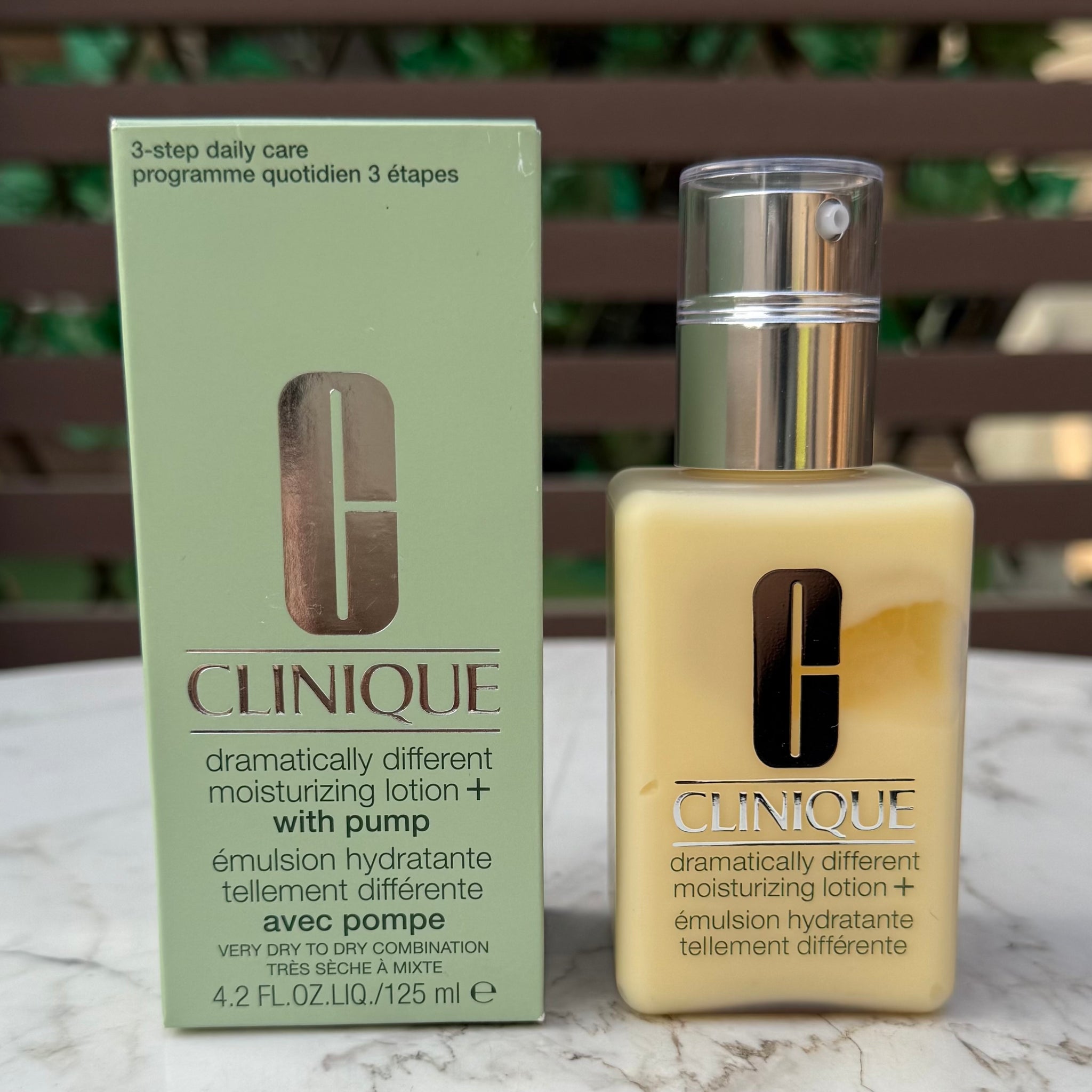 CLINIQUE Dramatically Different Moisturizing Lotion+™ for Barrier Repair -125ml