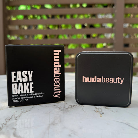 HUDA BEAUTY Easy Bake Blurring Loose Baking & Setting Powder