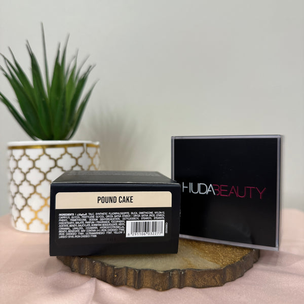 HUDA BEAUTY Easy Bake Blurring Loose Baking & Setting Powder - Pound Cake