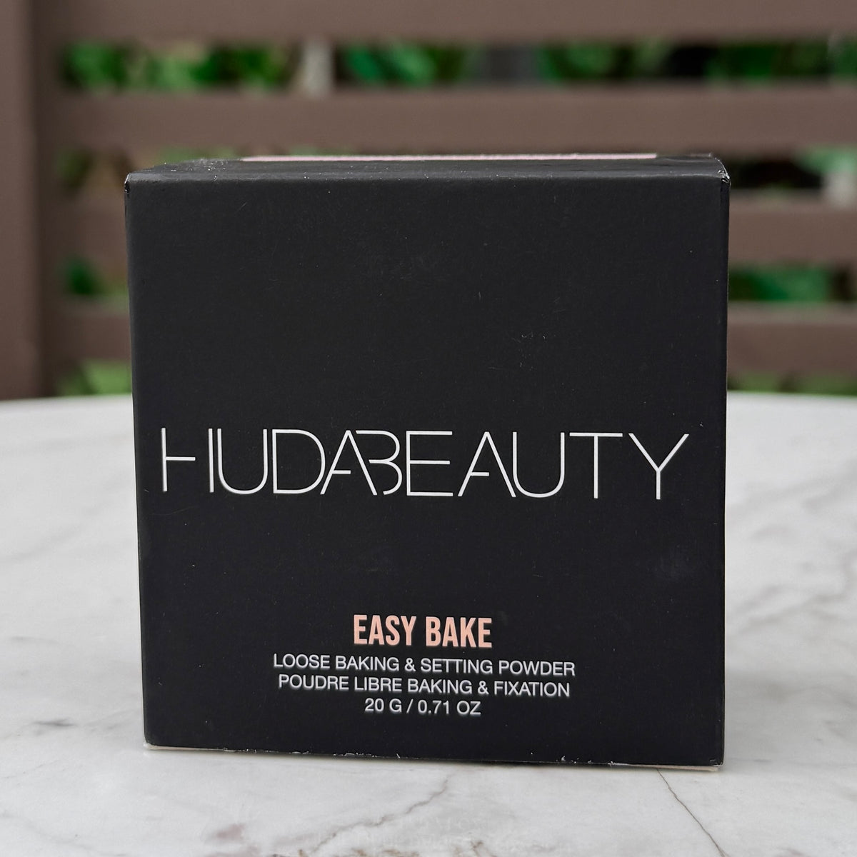 HUDA BEAUTY Easy Bake Blurring Loose Baking & Setting Powder