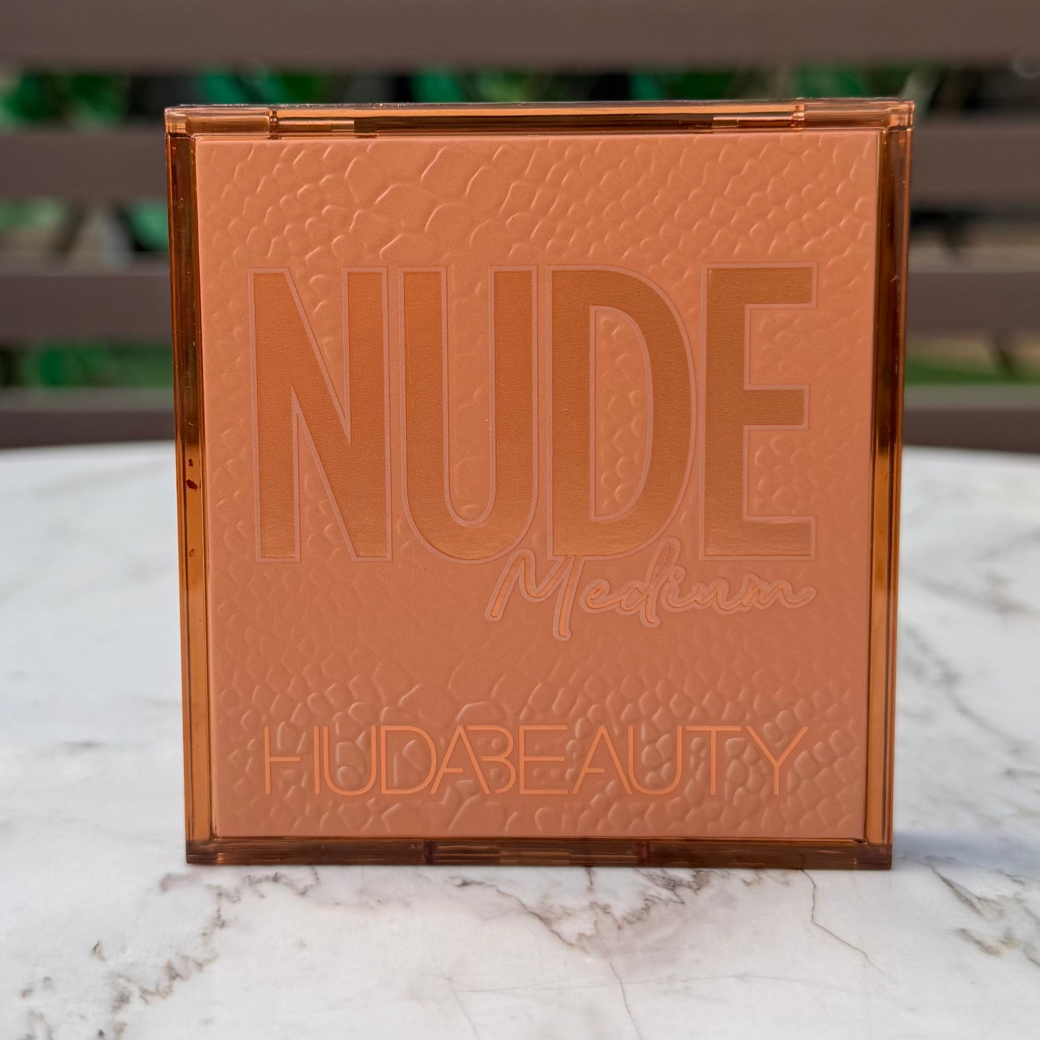 HUDA BEAUTY Nude Obsessions Eyeshadow Palette - Medium