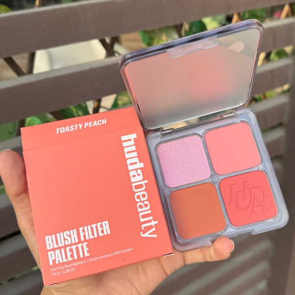 HUDA BEAUTY Blush Filter Blurring Blushlighters Palette