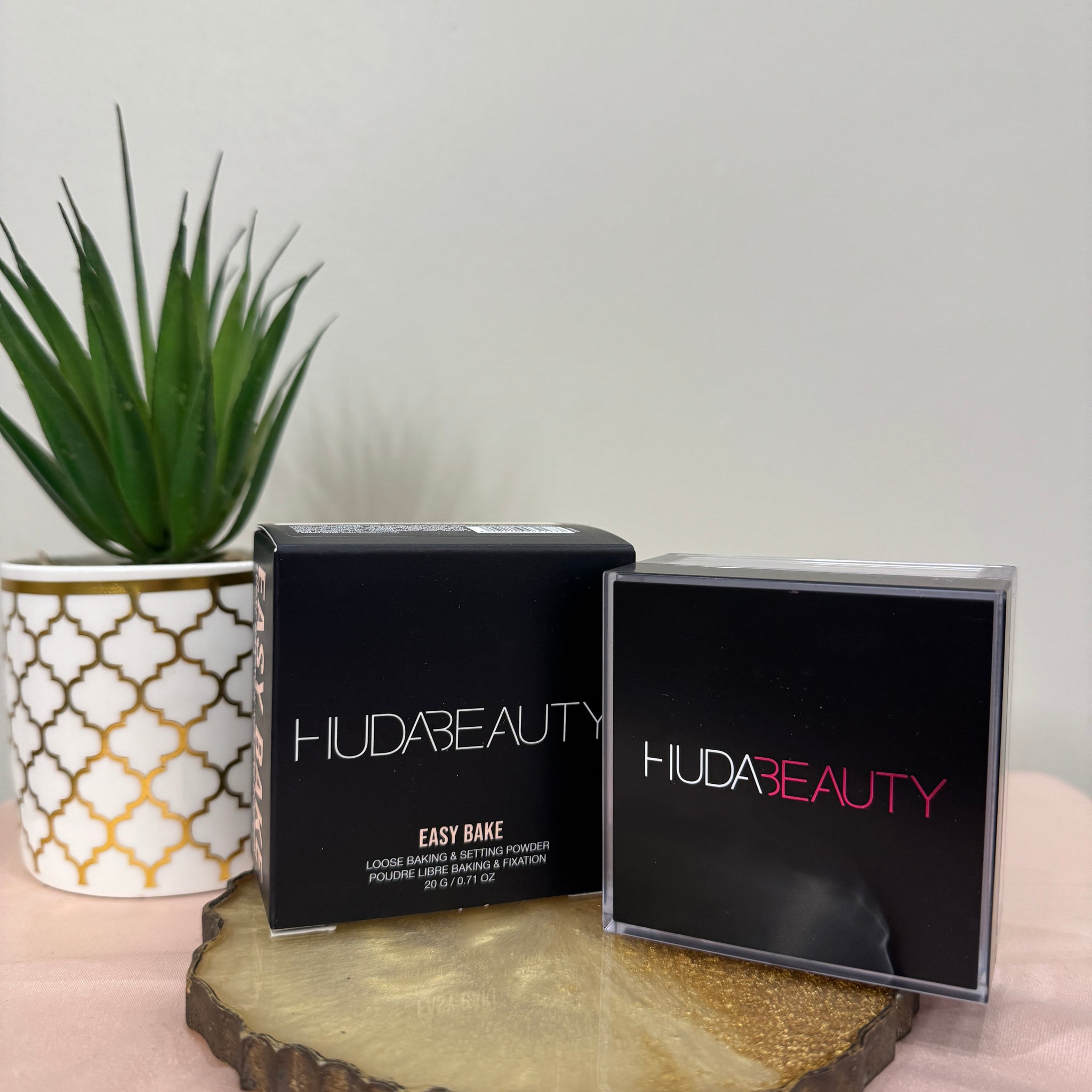 HUDA BEAUTY Easy Bake Blurring Loose Baking & Setting Powder - Pound Cake