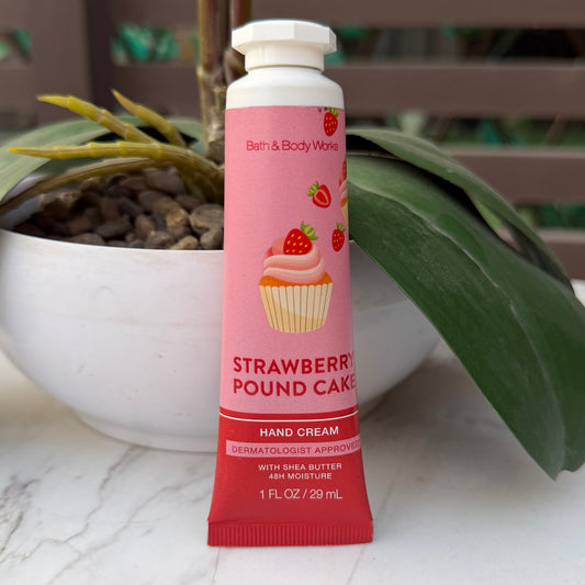 Bath & Body Works Strawberry Pound Cake
Hand Cream